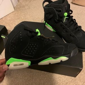 Jordan Retro 6 Electric Green GS 6.5 Women’s 8